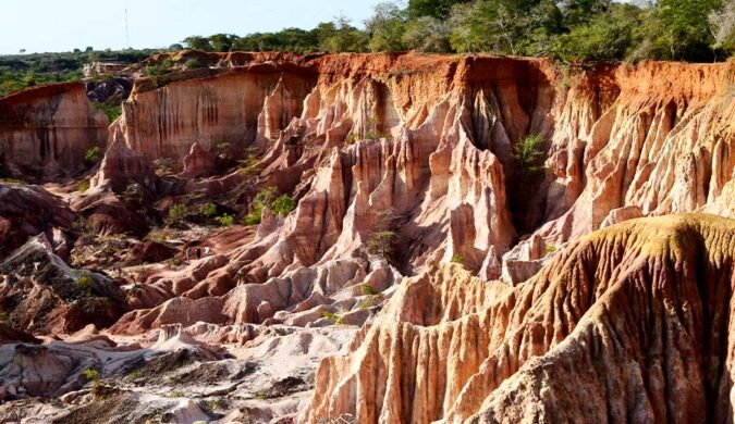 Formazioni rocciose Cucina del Diavolo escursione Marafa Canyon