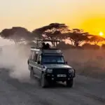 Fuoristrada 4x4 omologato Wilderness 360 con dotazioni di sicurezza e radiocomunicazione